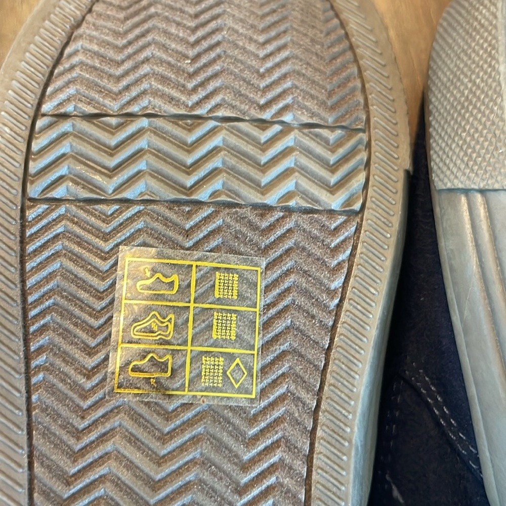 NWOT J.Crew Factory Boys Slip On Sneakers -  Size 1 - Picture 9 of 11